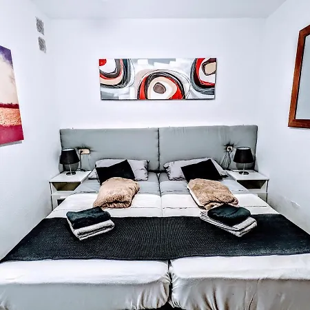 Luxury Newly Refurbished Modern With Stunning Mountain Views - Xmas And Ny 2025-2026 Now Apartment San Miguel de Abona