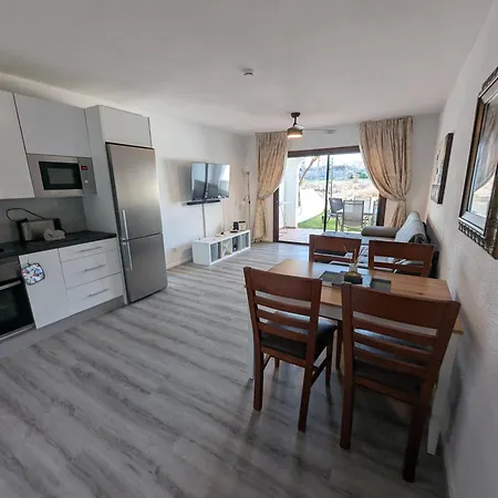 Daire Heated Pool Complex Apartment With Teide Views Fcb24 San Miguel de Abona